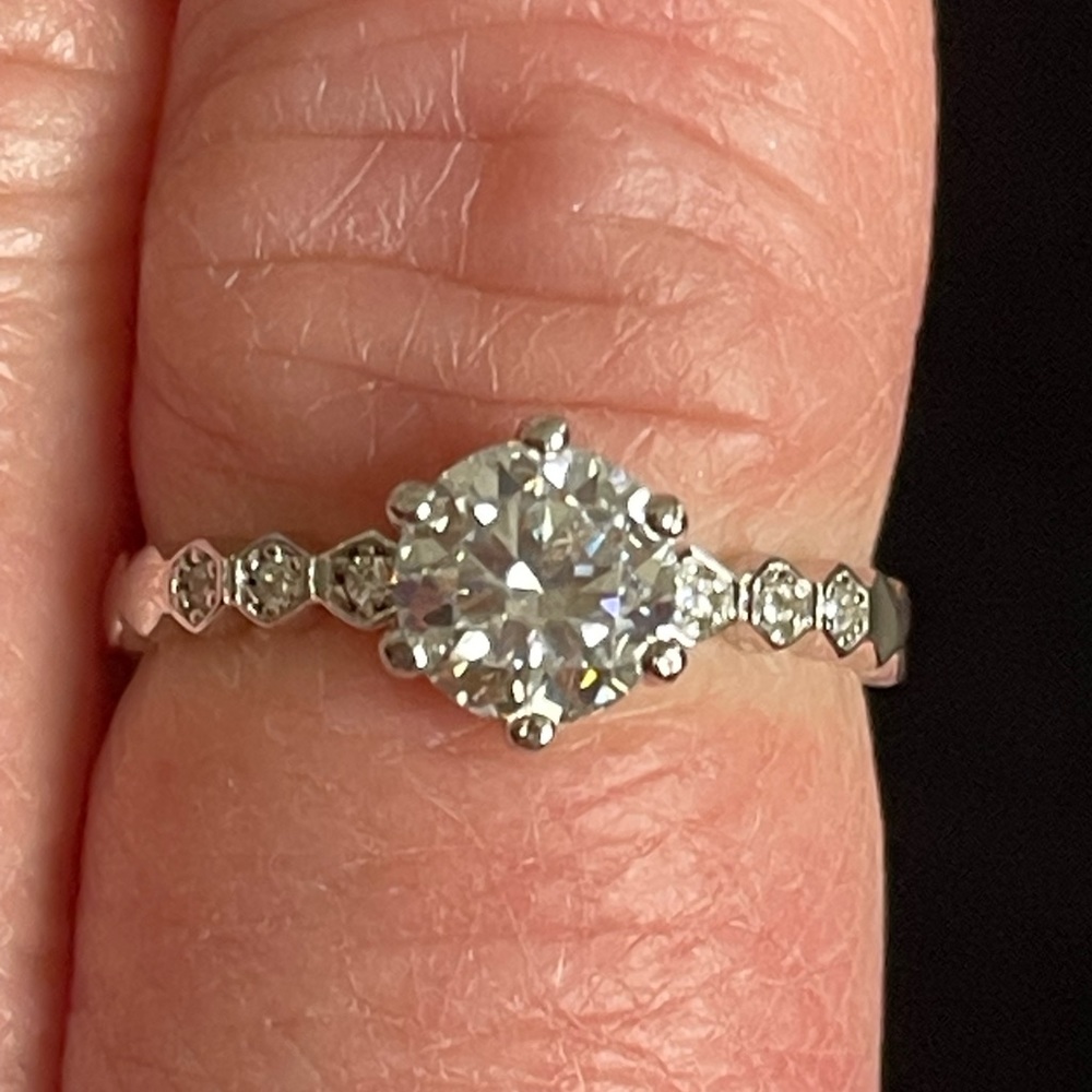 1kt. Moissanite ring